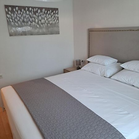 Apartments Marijana Rab Town Exterior photo