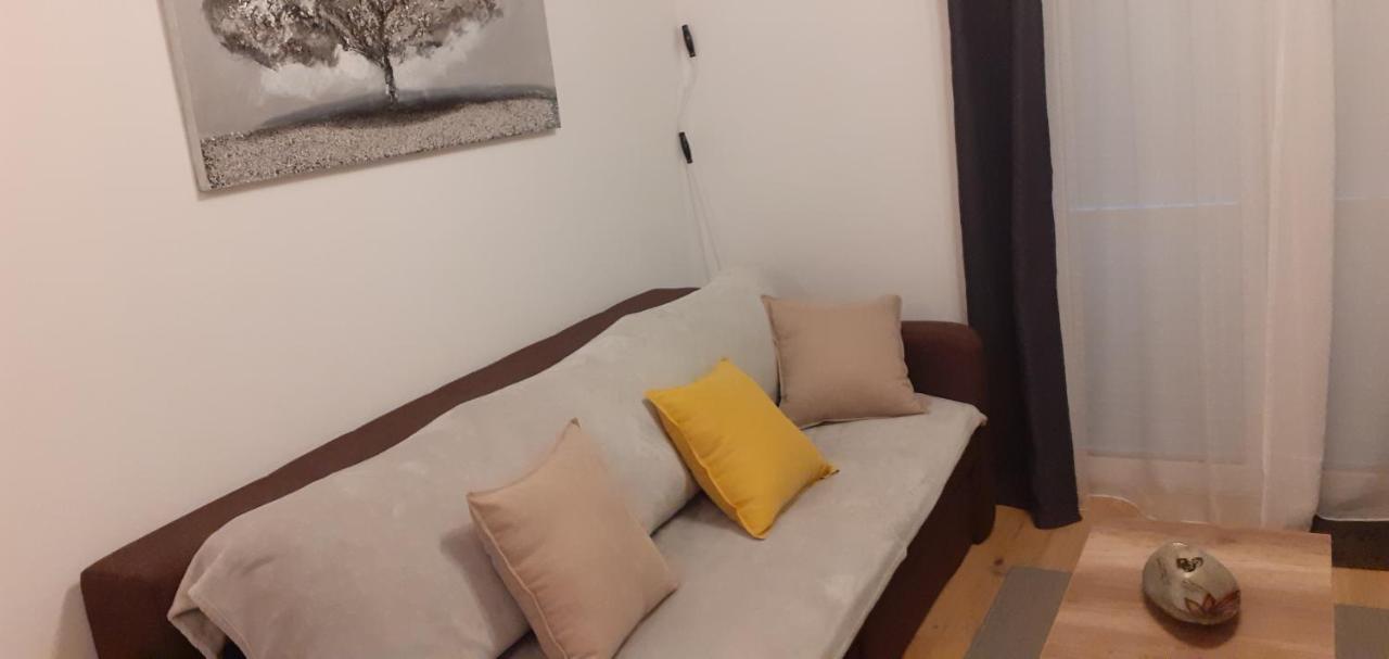 Apartments Marijana Rab Town Exterior photo