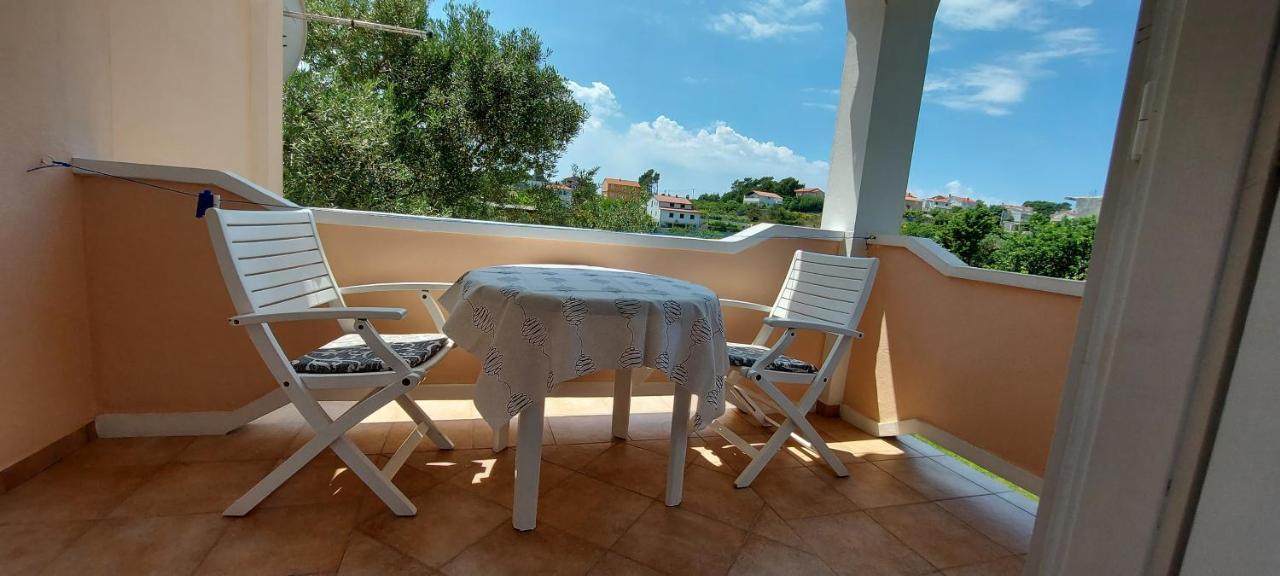 Apartments Marijana Rab Town Exterior photo