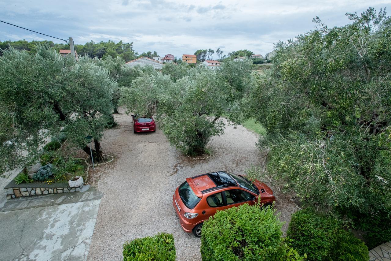 Apartments Marijana Rab Town Exterior photo